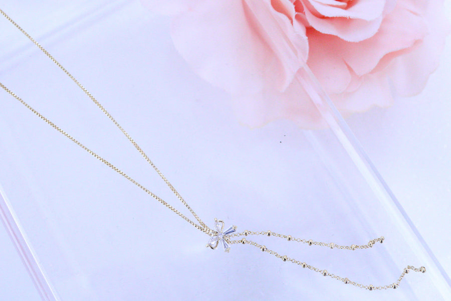 COLLAR CORBATIN CON MOÑO