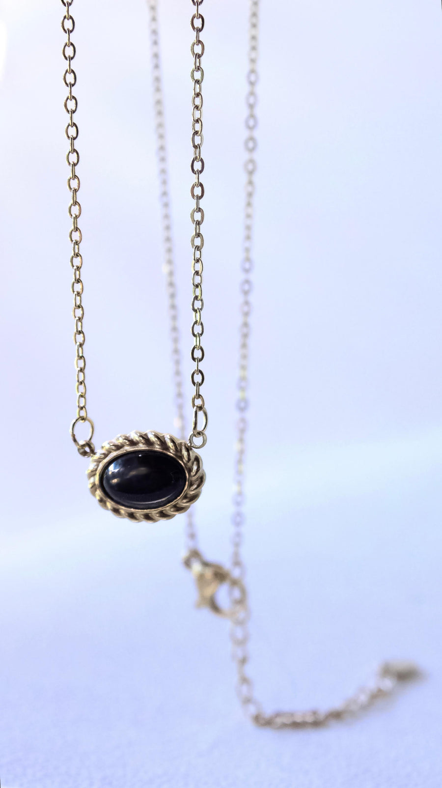 COLLAR CON DIJE NEGRO