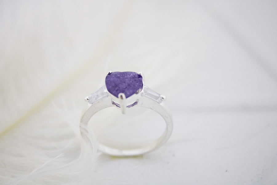 Anillo corazón lila