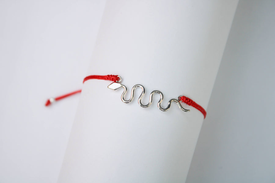 Pulsera hilo rojo ajustable con víbora de plata - Silver Line