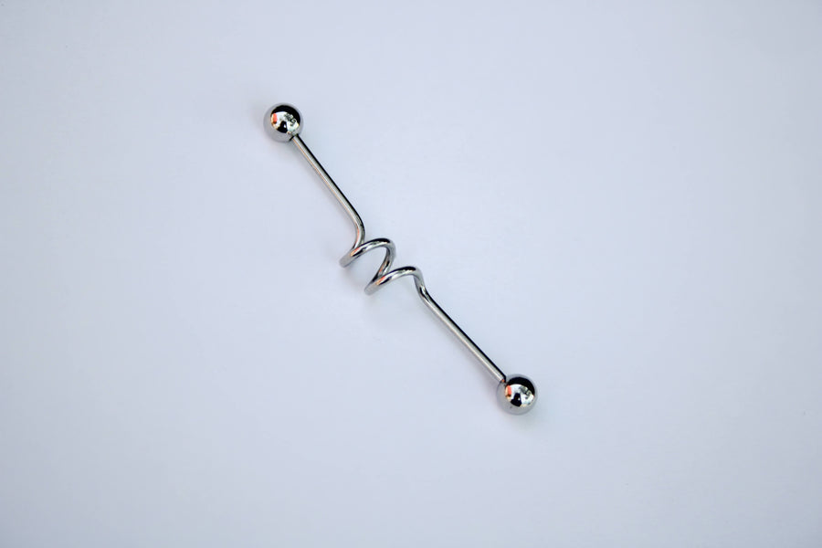 Piercing transversal acero plateado con diseño espiral - Silver Line