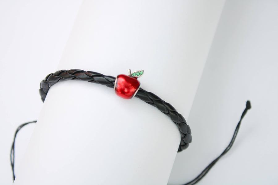 Pulsera vegan leather negro con charms manzana de plata - Silver Line